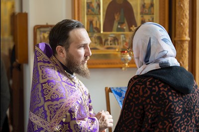 Митрополит Игнатий совершил Великую вечерню в соединении с Литургией святителя Василия Великого в Свято-Алексиевском женском монастыре г. Саратова