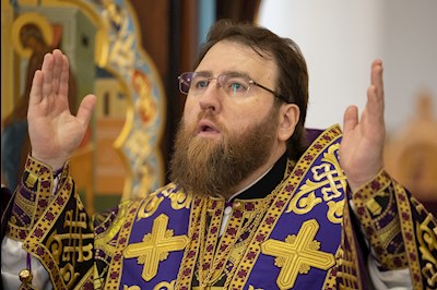 Митрополит Игнатий совершил Великую вечерню в соединении с Литургией святителя Василия Великого в Свято-Алексиевском женском монастыре г. Саратова