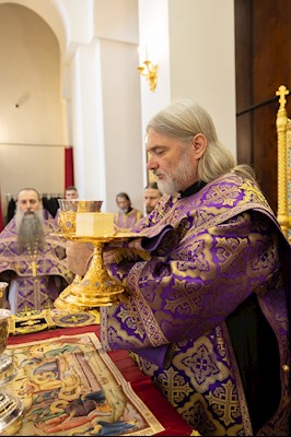 Митрополит Игнатий совершил Великую вечерню в соединении с Литургией святителя Василия Великого в Свято-Алексиевском женском монастыре г. Саратова