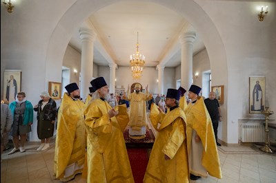 Митрополит Игнатий совершил Божественную литургию в соборном храме во имя великомученицы Екатерины г. Новоузенска