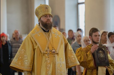 Митрополит Игнатий совершил Божественную литургию в соборном храме во имя великомученицы Екатерины г. Новоузенска