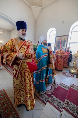 Митрополит Игнатий совершил Божественную литургию в храме в честь иконы Божией Матери «Нечаянная Радость» г. Саратова