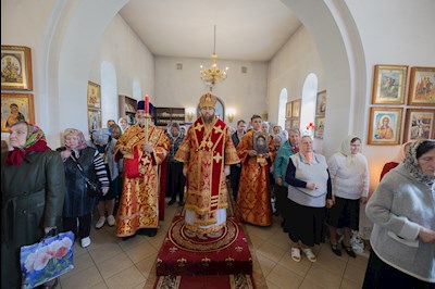 Митрополит Игнатий совершил Божественную литургию в храме в честь иконы Божией Матери «Нечаянная Радость» г. Саратова