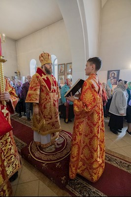 Митрополит Игнатий совершил Божественную литургию в храме в честь иконы Божией Матери «Нечаянная Радость» г. Саратова
