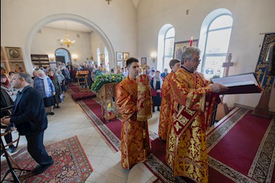 Митрополит Игнатий совершил Божественную литургию в храме в честь иконы Божией Матери «Нечаянная Радость» г. Саратова