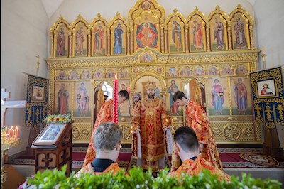 Митрополит Игнатий совершил Божественную литургию в храме в честь иконы Божией Матери «Нечаянная Радость» г. Саратова
