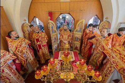 Митрополит Игнатий совершил Божественную литургию в храме в честь иконы Божией Матери «Нечаянная Радость» г. Саратова