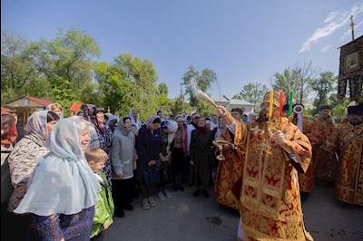 Митрополит Игнатий совершил Божественную литургию в храме в честь иконы Божией Матери «Нечаянная Радость» г. Саратова