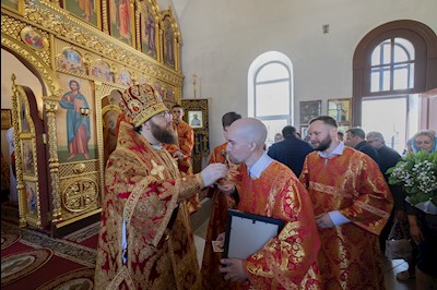 Митрополит Игнатий совершил Божественную литургию в храме в честь иконы Божией Матери «Нечаянная Радость» г. Саратова