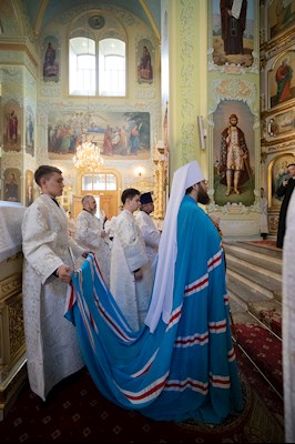 Митрополит Игнатий совершил Божественную литургию в Покровском соборе г. Саратова