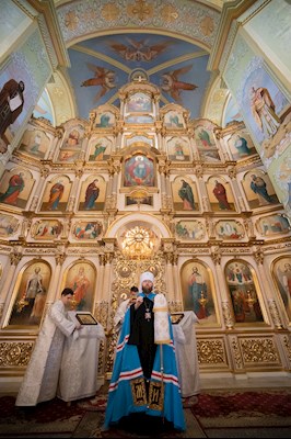 Митрополит Игнатий совершил Божественную литургию в Покровском соборе г. Саратова