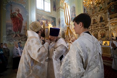 Митрополит Игнатий совершил Божественную литургию в Покровском соборе г. Саратова