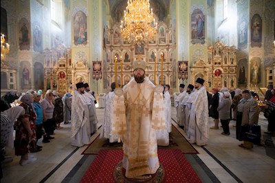 Митрополит Игнатий совершил Божественную литургию в Покровском соборе г. Саратова