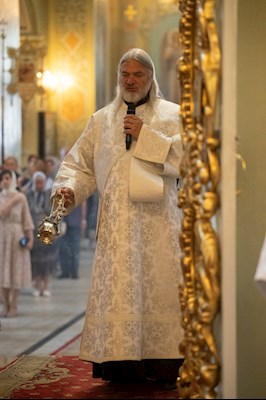 Митрополит Игнатий совершил Божественную литургию в Покровском соборе г. Саратова