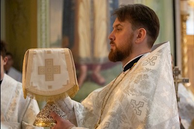 Митрополит Игнатий совершил Божественную литургию в Покровском соборе г. Саратова