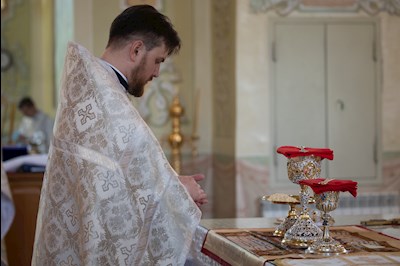 Митрополит Игнатий совершил Божественную литургию в Покровском соборе г. Саратова