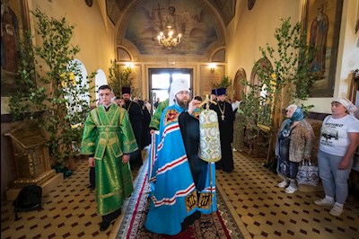 Митрополит Игнатий совершил всенощное бдение в Свято-Троицком кафедральном соборе г. Покровска (Энгельса)