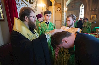 Митрополит Игнатий совершил всенощное бдение в Свято-Троицком кафедральном соборе г. Покровска (Энгельса)