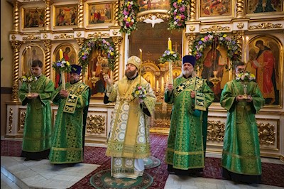 Митрополит Игнатий совершил всенощное бдение в Свято-Троицком кафедральном соборе г. Покровска (Энгельса)