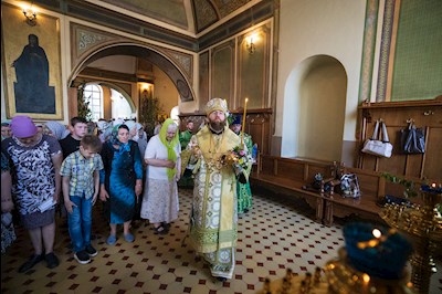 Митрополит Игнатий совершил всенощное бдение в Свято-Троицком кафедральном соборе г. Покровска (Энгельса)