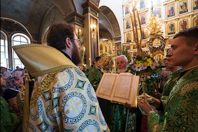 Митрополит Игнатий совершил всенощное бдение в Свято-Троицком кафедральном соборе г. Покровска (Энгельса)