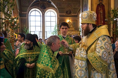 Митрополит Игнатий совершил всенощное бдение в Свято-Троицком кафедральном соборе г. Покровска (Энгельса)