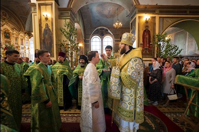 Митрополит Игнатий совершил всенощное бдение в Свято-Троицком кафедральном соборе г. Покровска (Энгельса)