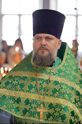 Митрополит Игнатий совершил Божественную литургию в Свято-Троицком кафедральном соборе г. Покровска (Энгельса)