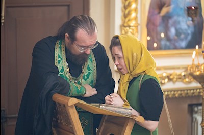 Митрополит Игнатий совершил Божественную литургию в Свято-Троицком кафедральном соборе г. Покровска (Энгельса)