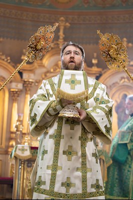 Митрополит Игнатий совершил Божественную литургию в Свято-Троицком кафедральном соборе г. Покровска (Энгельса)