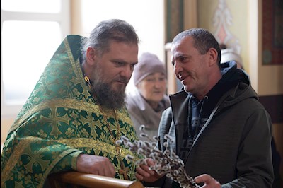 Митрополит Игнатий совершил Божественную литургию в Свято-Троицком кафедральном соборе г. Покровска (Энгельса)