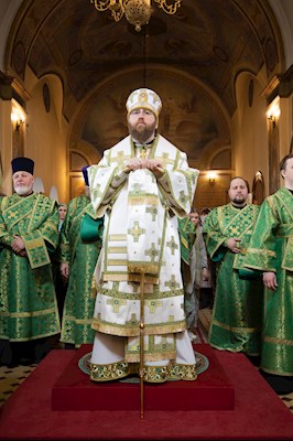 Митрополит Игнатий совершил Божественную литургию в Свято-Троицком кафедральном соборе г. Покровска (Энгельса)