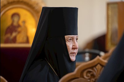 Митрополит Игнатий совершил Великую вечерню в соединении с Литургией святителя Василия Великого в Свято-Алексиевском женском монастыре г. Саратова