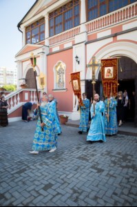 Литургия в Свято-Троицком кафедральном соборе Саратова