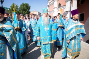 Литургия в Свято-Троицком кафедральном соборе Саратова