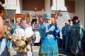 Литургия в Свято-Троицком кафедральном соборе Саратова