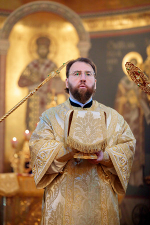 Митрополит Игнатий совершил Божественную литургию в Свято-Троицком кафедральном соборе г. Саратова