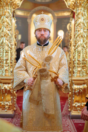 Митрополит Игнатий совершил Божественную литургию в Свято-Троицком кафедральном соборе г. Саратова