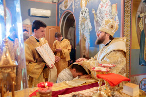 Митрополит Игнатий совершил Божественную литургию в Свято-Троицком кафедральном соборе г. Саратова