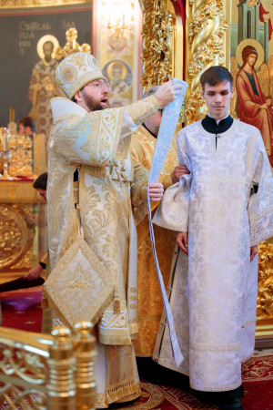 Митрополит Игнатий совершил Божественную литургию в Свято-Троицком кафедральном соборе г. Саратова