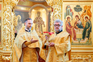 Митрополит Игнатий совершил Божественную литургию в Свято-Троицком кафедральном соборе г. Саратова