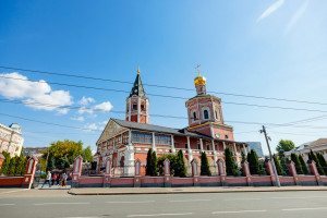 Митрополит Игнатий совершил Божественную литургию в Свято-Троицком кафедральном соборе г. Саратова