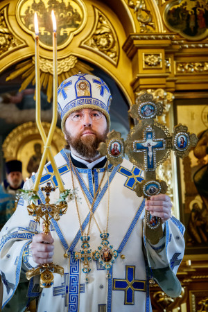 Митрополит Игнатий совершил Литургию в Свято-Троицком кафедральном соборе г. Саратова