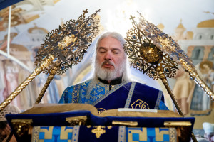 Митрополит Игнатий совершил Литургию в Свято-Троицком кафедральном соборе г. Саратова
