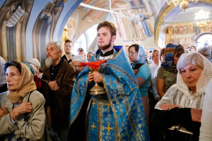 Митрополит Игнатий совершил Литургию в Свято-Троицком кафедральном соборе г. Саратова