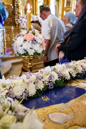 Митрополит Игнатий совершил Литургию в Свято-Троицком кафедральном соборе г. Саратова