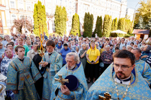 Митрополит Игнатий совершил Литургию в Свято-Троицком кафедральном соборе г. Саратова