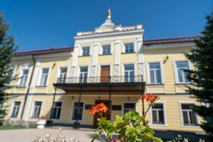 Духовенство и сотрудники Саратовской епархии поздравили митрополита Игнатия с годовщиной хиротонии