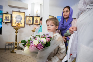 Митрополит Игнатий совершил Божественную литургию и чин посвящения в сестры милосердия в Крестовоздвиженском храме г. Саратова