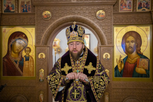 Митрополит Игнатий совершил Божественную литургию и чин посвящения в сестры милосердия в Крестовоздвиженском храме г. Саратова